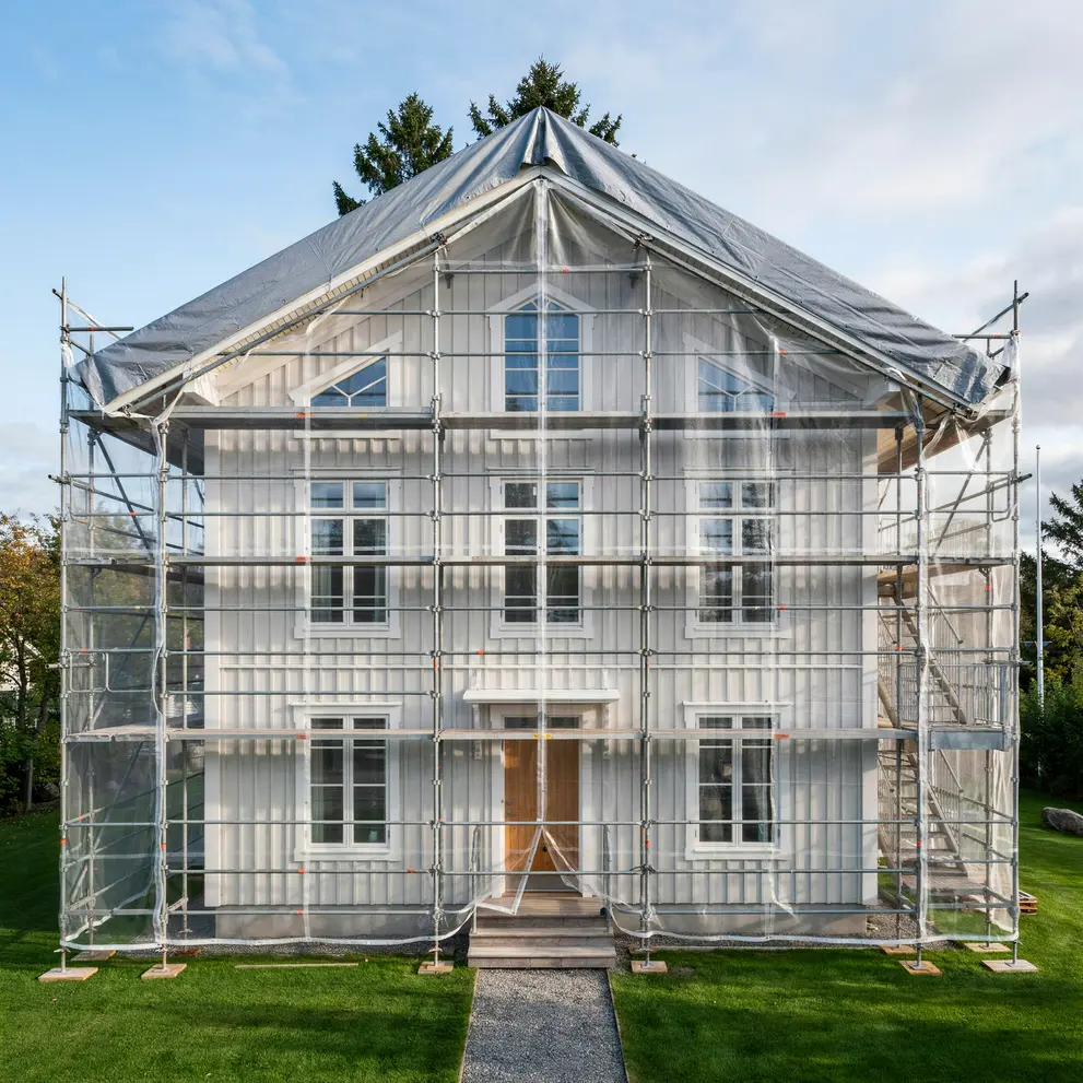 hyra byggstallning montera vaderskydd norrtalje roslagen stockholm